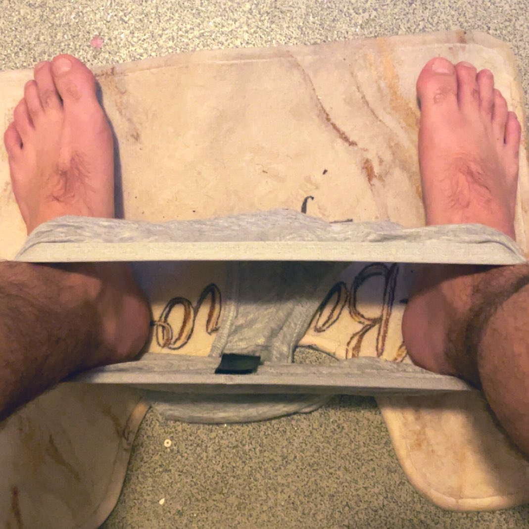 Who would pay for feet 🦶pics 🙌 
Comment “feet” I set a PayPal up! 
#gay #fypviraltwitter #4youpage #feet #likes