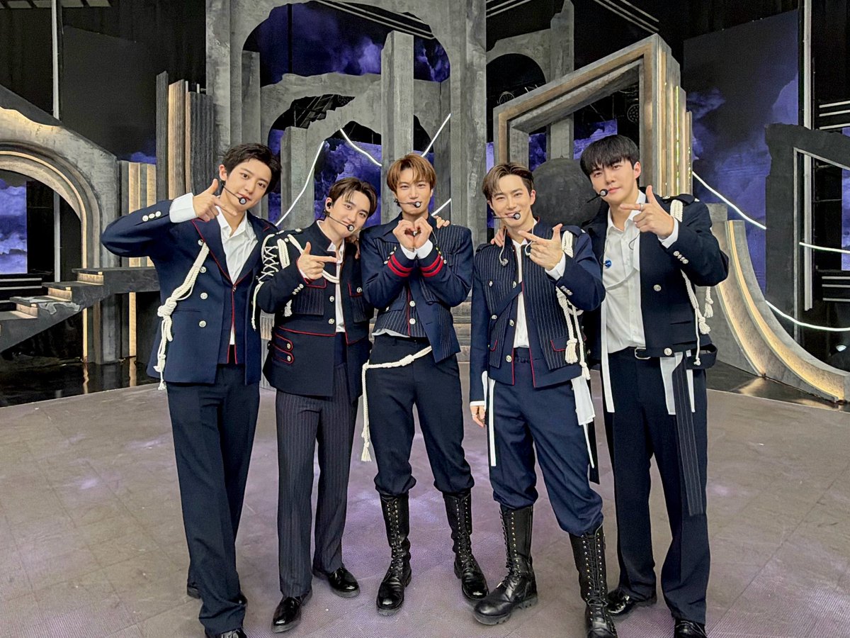 #인기가요 EXO-L 오래오래 사랑하자🫶

#EXO #엑소 #weareoneEXO 
#Crown #EXO_Crown
#REVERXE