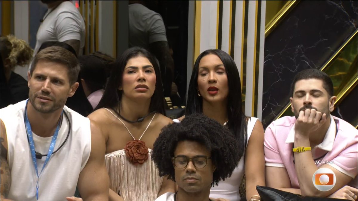 centralreality's tweet image. Porque focaram na Milena, sendo que foi o Marcelo quem mais espalhou a informação da Maxiane? #BBB26