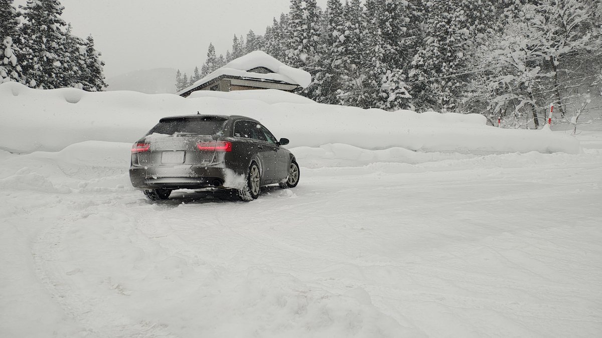 年始は雪少なくて泣いてたけどちょっと話が変わってきたな・・ 