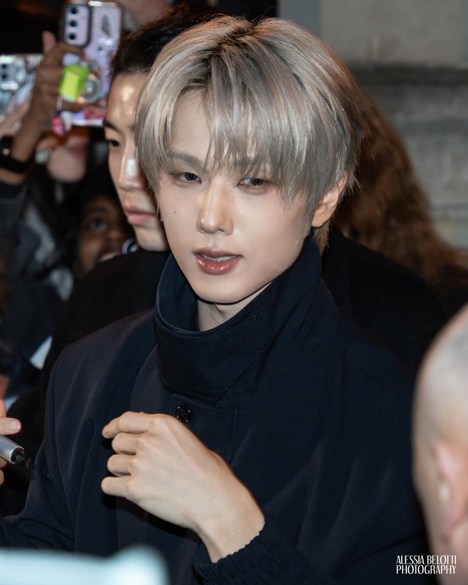 JisungGlobal's tweet image. [IG] 260126 VIEW OF THE ARTS / FASHION Update with #JISUNG #지성 

JISUNG of NCT at the Paris Fashion Week
Images © Alessia Belotti

Like, repost, and comment on the original post!
👉🏻 instagram.com/p/DT8uDuQiCzA/

#SYSTEMFW26xJISUNG