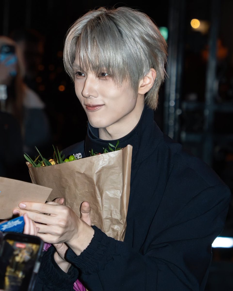 JisungGlobal's tweet image. [IG] 260126 VIEW OF THE ARTS / FASHION Update with #JISUNG #지성 

JISUNG of NCT at the Paris Fashion Week
Images © Alessia Belotti

Like, repost, and comment on the original post!
👉🏻 instagram.com/p/DT8uDuQiCzA/

#SYSTEMFW26xJISUNG