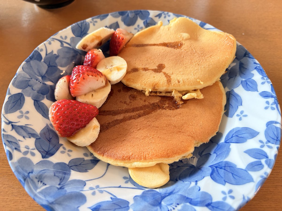 今回のうめももちゃんみて、ふわふわ〜に感動するうめももちゃんたちがかわいくて、スフレパンケーキ食べた〜いとなりつくりました。
うめももちゃんは、小さいホットケーキをみて、ホットケーキのいちばんおいしいとこだ!となれるまんがです。
超おすすめです。 