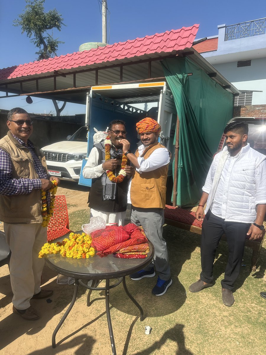 chandusainishp's tweet photo. तूंगा में स्वागत…. 

#cpsaini 
#chandraprakashsaini https://t.co/rHtnpHIsb3