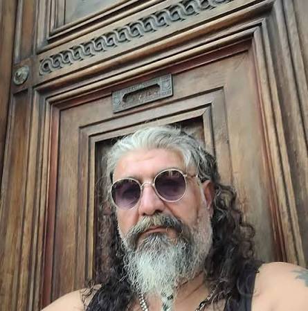 PAKİSTANLI  MÜSLÜMAN  BİR BİLİM  ADAMININ  İLGİNÇ  ARAŞTIRMASI..

Dünyada yalnızca 14 milyon Yahudi var;
~Amerika'da 7 milyon,
~Asya'da 5 milyon,
~Avrupa'da 2 milyon,
~Afrika'da 100 bin
Adet Musevi yaşıyor..

Soru: Pekiyi de kaç adet Müslüman İnsan var?
Cevap: 1,4 milyar