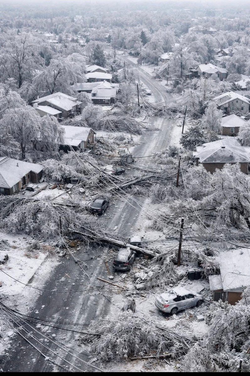 LCMPhD's tweet photo. @NashSevereWx #tspotter taken by a friend on Alton road in west Nashville. https://t.co/xu6WsV6R4m