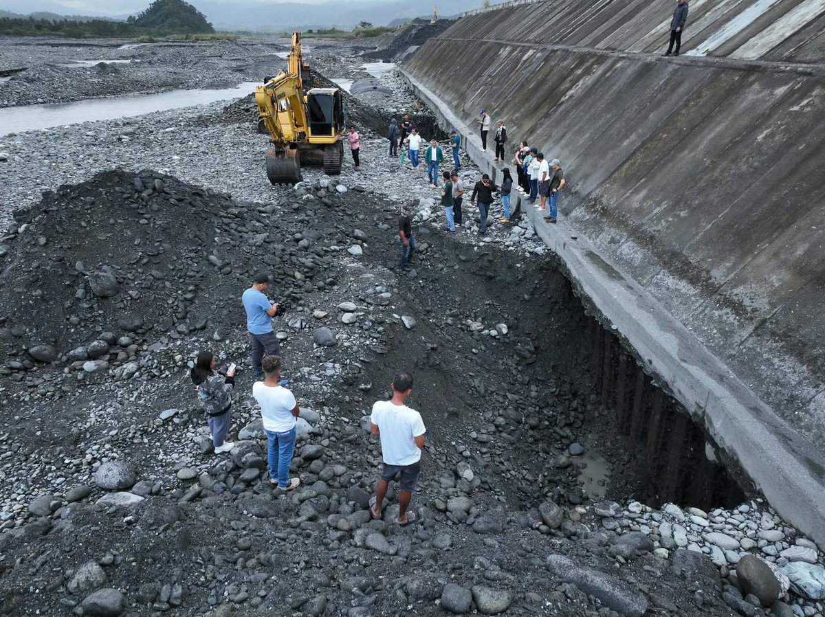 BalitangKlikPH's tweet image. Contractor sa ‘Substandard’ Flood Control Project sa Naujan , Mananagot

BASAHIN: balitangklik.com/?p=5603

📷: Governor Humerlito “Bonz” Dolor | Facebook

#balitangklik
#DPWHCorruption
#NaujanOrientalMindoro