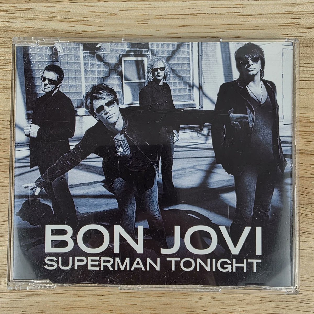 On this day, January 25, 2010, Bon Jovi released “Superman Tonight,”! 💪
The second single from the album The Circle (2009) 💿