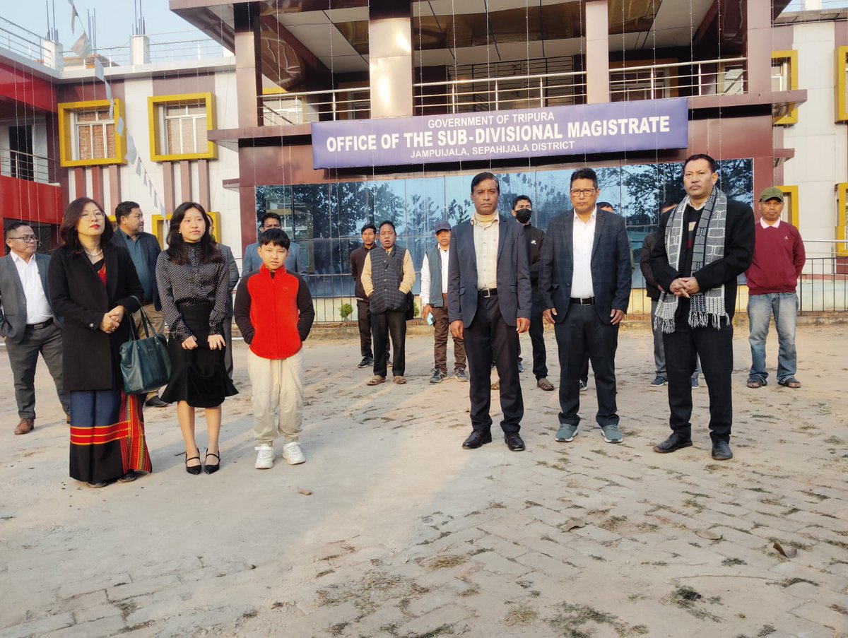 🇮🇳 77th Republic Day 🇮🇳

The Tricolour was proudly hoisted at the SDM Complex on the occasion of the 77th Republic Day of India.

Jai Hind. 🇮🇳