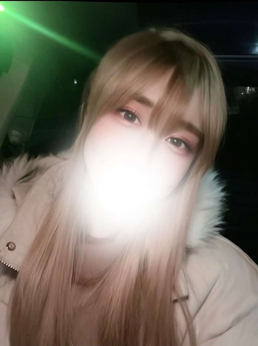 드라이브 하는 시간 행복^^
그런데 문득 
저러다 접촉사고나면 나는 
어떻게 해야하지?  저 모습으로 나가서
사고 수습해야 하나..ㅠ