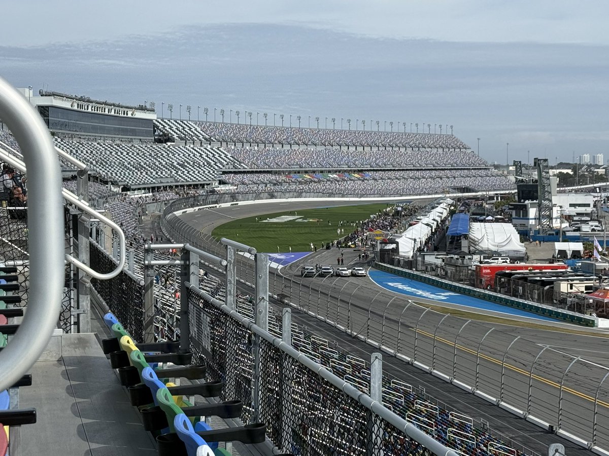 Christopher Huntsman tweet media