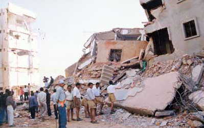 echothisday's tweet photo. 🗓️ Echo This Day – January 26, 2001

An earthquake in the Indian state of Gujarat killed at least 13,000 people, injured 167,000 others and destroyed nearly 400,000 homes.

#EchoThisDay #History #onthisday #TodayInHistory #Flashback https://t.co/lXBnMdayd9