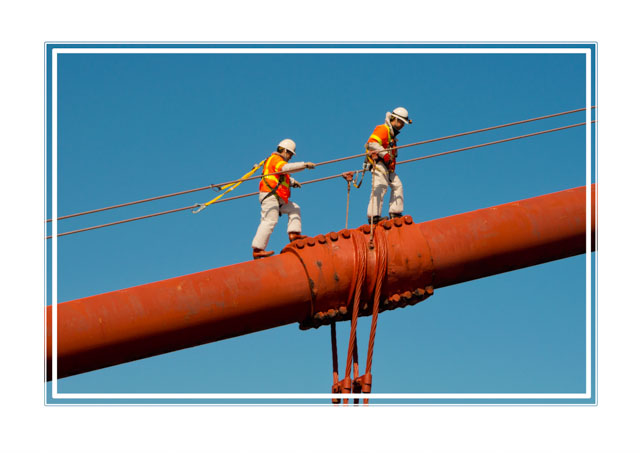 photos_dsmith's tweet image. Two #construction #workers #climb the supports of the #Goldengatebridge in #SanFrancisco to perform #checks and regular #maintenance. Views across the #bay from this point must be #spectacular. #California #USA #photographyislife #PictureOfTheDay #ThePhotoHour #travelphoto.