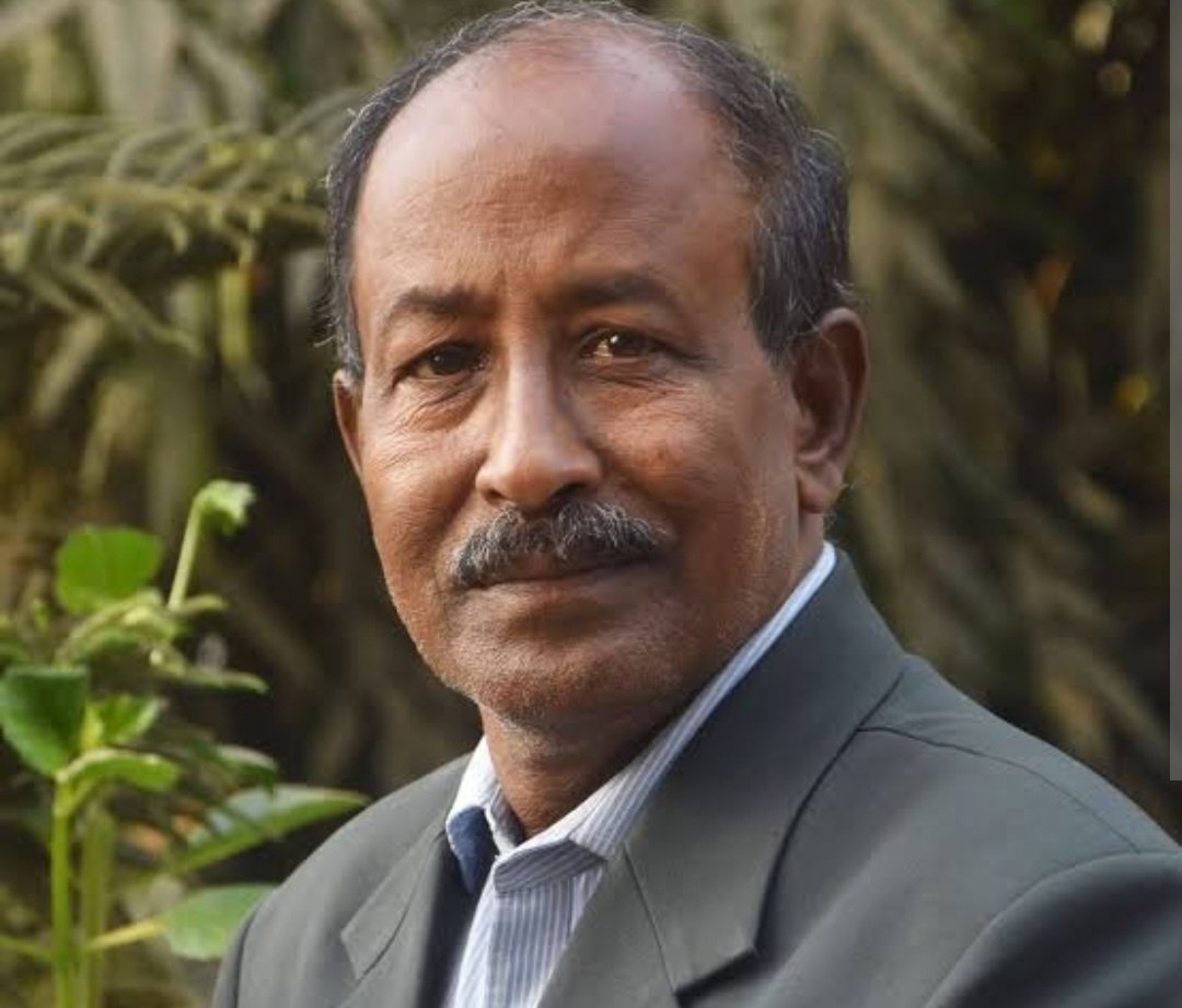 ভাল খবৰ -  নুৰুদ্দিন আহমেদলৈ পদ্মশ্ৰী সন্মান।
যোগ্য বক্তি - যোগ্যজনে পালে ভালেই লাগে।
নুৰুদ্দিনৰ লগত সম্পৰ্ক সেই ৮০ ৰ দশকতে। খুব সম্ভৱ ভবেন্দ্ৰনাথ শইকীয়া ছাৰৰ চিনেমাত প্ৰথম লগ পাইছিলো। (ছাৰে নুৰুল বুলি মাতিছিল)
লগ পালেই মৰা হাঁ‌হিটোত সৰলতা ভৰি আছে। 
ভাল লাগিল নুৰুদ্দিন।