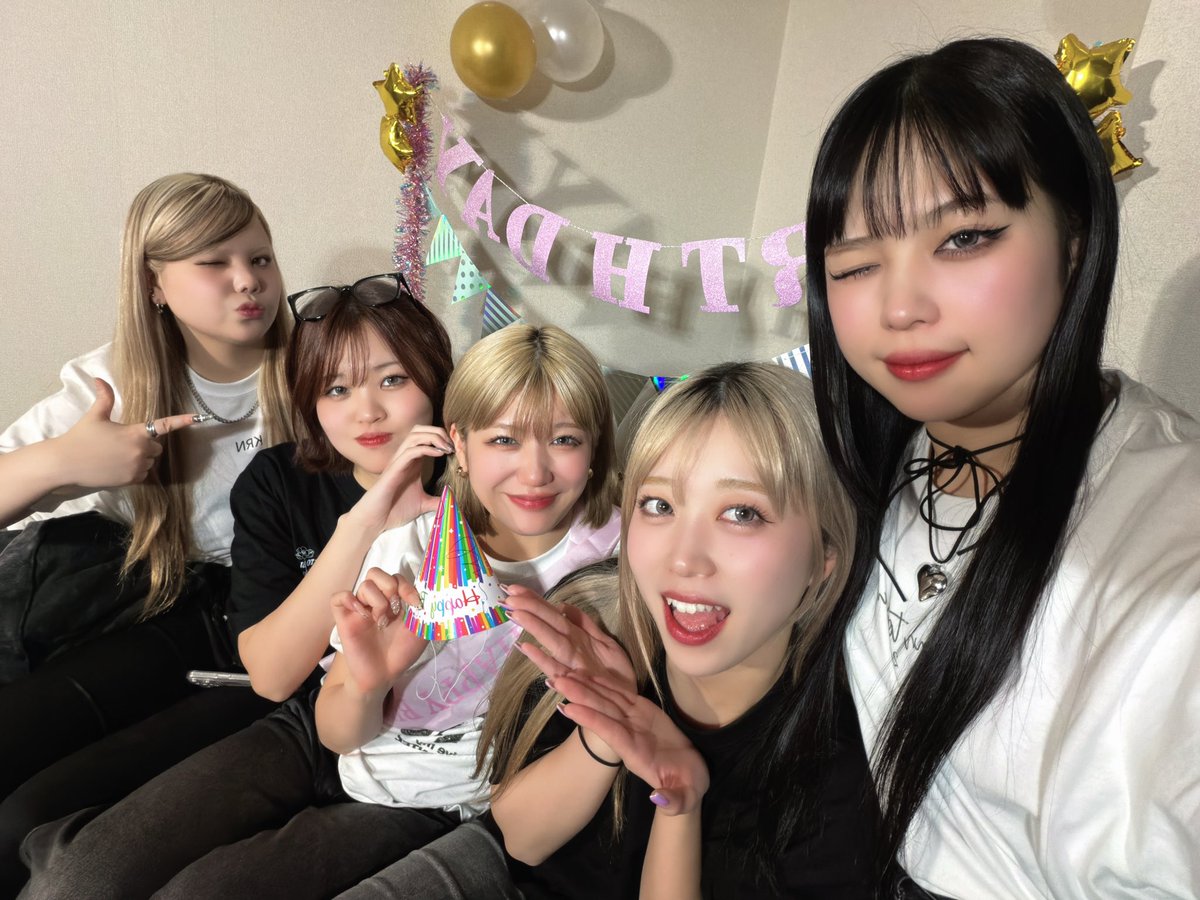 🎂: #HAPPY_KARIN_DAY

「KARIN BIRTHDAY BASH ONLINE」
ありがとうございました🥳🎊🎀

DJ即興ダンスタイムいかがでしたか？
DJ GLiT大盛り上がりで超絶楽しかったです🥰
そしてGLiT 4thワンマンも決定してワクワクが止まらない…❤️‍🔥
これからのGLiTをお楽しみに🎆

#GLiT
#グリット
#KARIN大好きだょ
