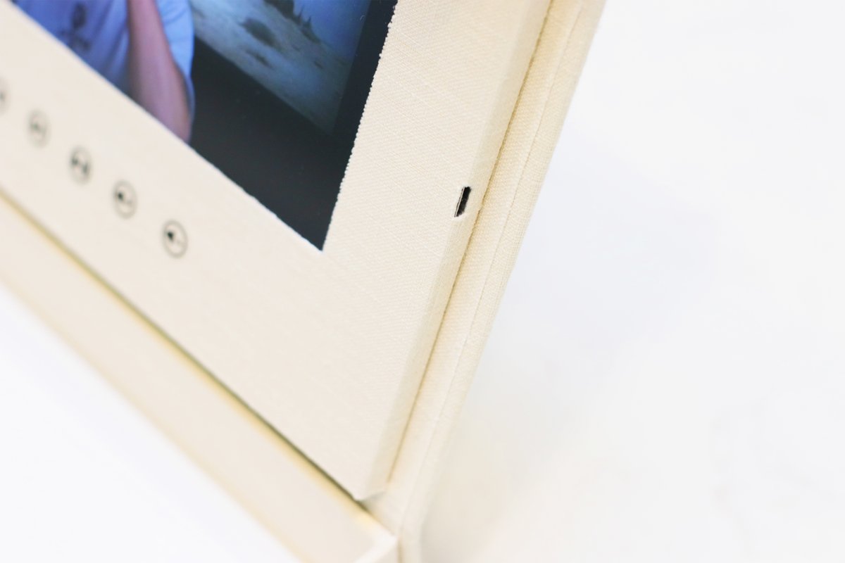 shinyltd's tweet image. Minimal elegant and premium.
Our White Video Box is fully customizable and certified to meet international standards—quality you can trust

#VideoBox #PremiumPackaging #CustomVideoBox #CertifiedProducts #QualityAssurance #LuxuryPackaging #B2BBranding #BrandPresentation