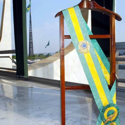 bralternativo_'s tweet image. 🇧🇷🗳️ A partir de 2027, a posse do presidente da República e de governadores não será mais no dia 1º de janeiro.

A mudança foi definida por emenda constitucional promulgada em 2021 (EC 111). Com a alteração, a posse do presidente e do vice-presidente passa a ser no dia 5 de…