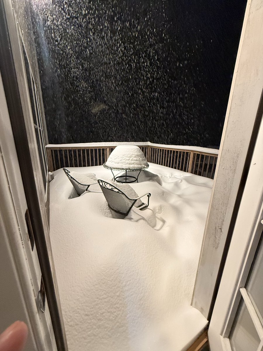 Hayds1221's tweet photo. [1005 PM] Storm total snow now at 15.4” in Westborough. Snow continues with a current temp of 12 degrees. @nwsboston @WX1BOX https://t.co/gilBtk6IWR