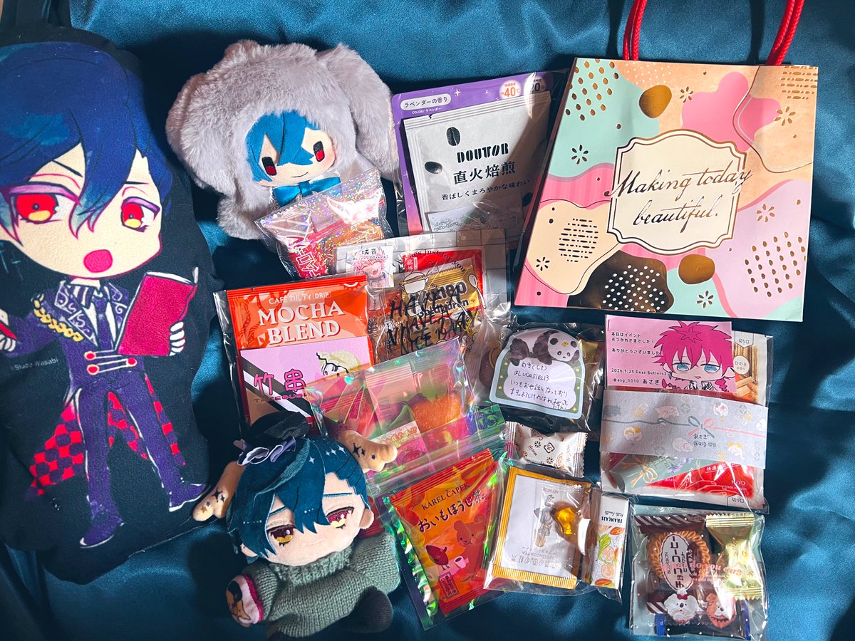 昨日はオンリーからのカレイベでした！
オンリー滞在時間めちゃくちゃ短めだったのと急遽行く予定にしたのでサークルチェックあまりできておらず……💦

お会いできた方ありがとうございました！！

そして一般参加なのにたくさんの差し入れ頂いちゃいました❤️
ありがとうございます😭