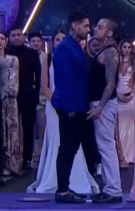 El pie para delante en cuestión:
#LaCasaDeLosFamososCol #LaCasaDeLosFamososCol3