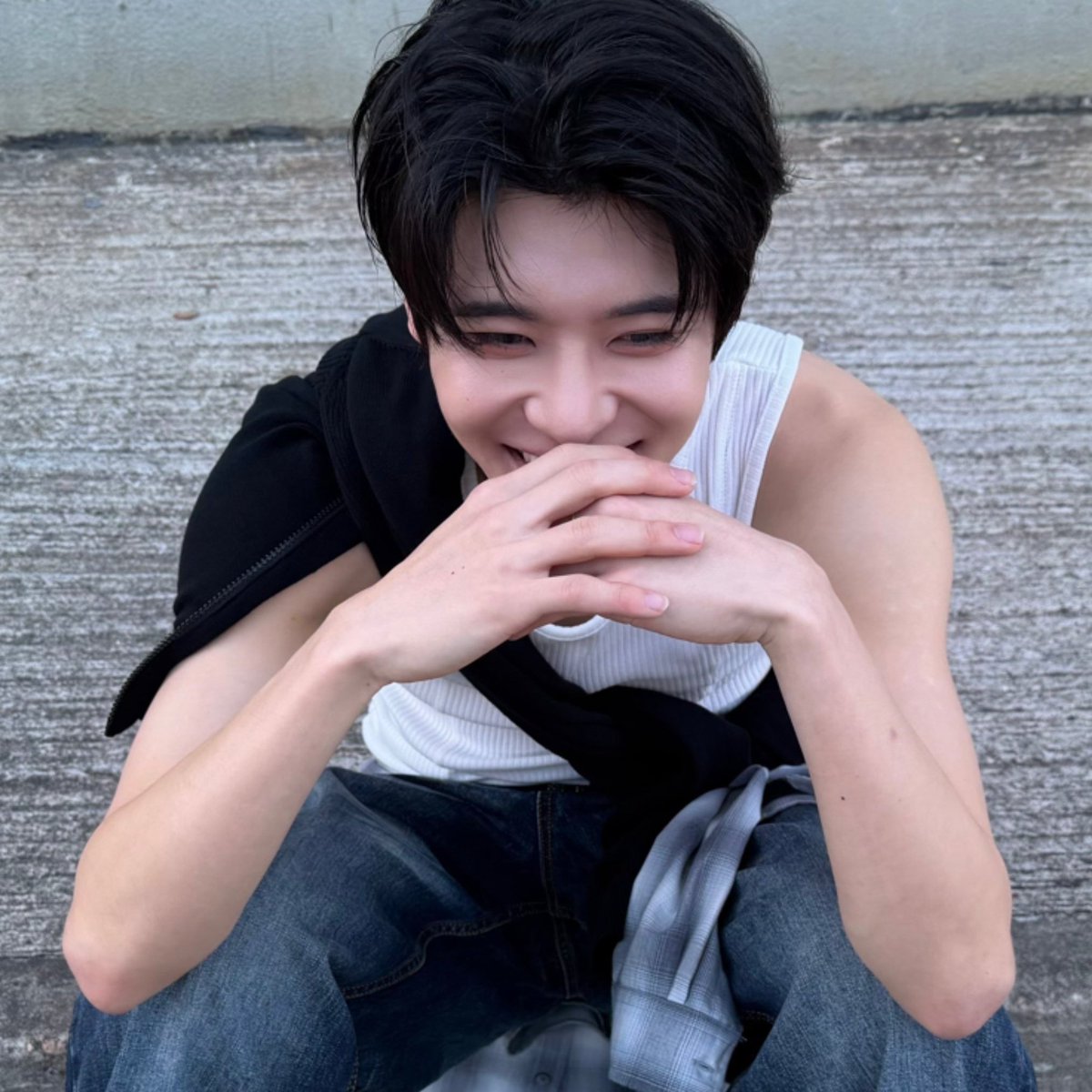 sionlovebot's tweet image. i love you i love you i love youuuu🤍