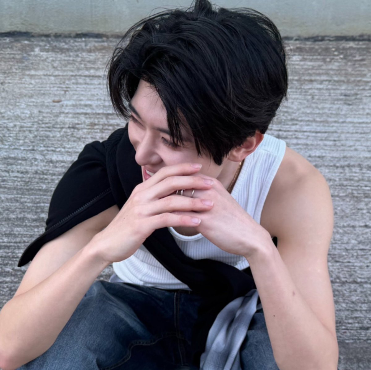 sionlovebot's tweet image. i love you i love you i love youuuu🤍