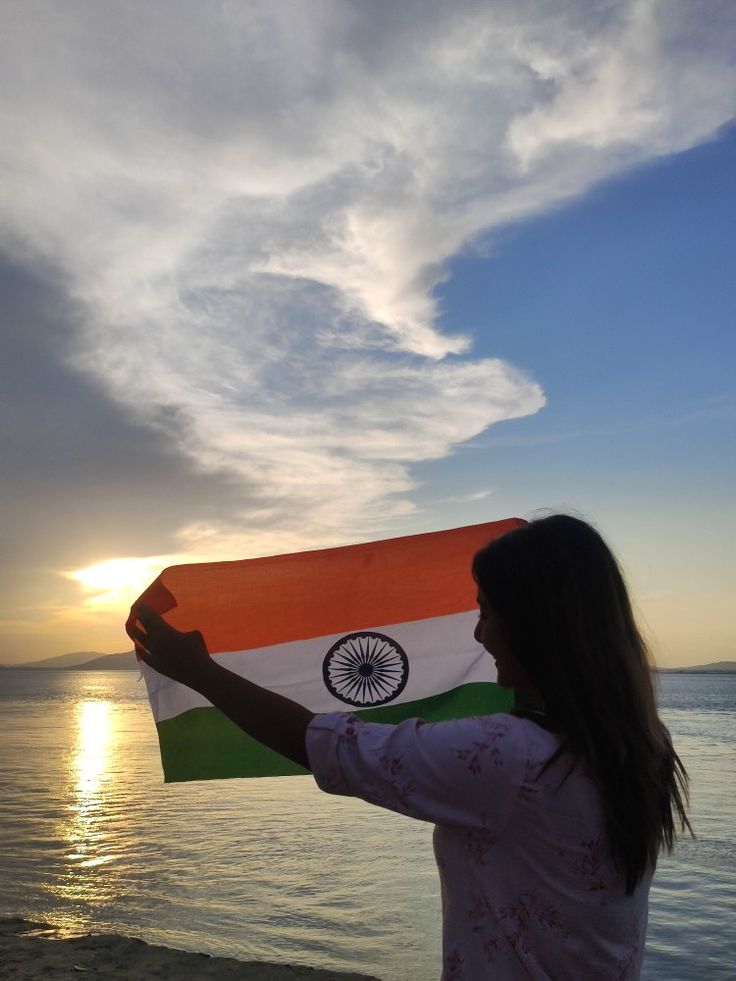 Let your spirits fly high with the Indian flag today. 🧡🤍💚
      #Happy_Republic_Day 🇮🇳 
Vande Mataram........
                #Jai_Hind🫡