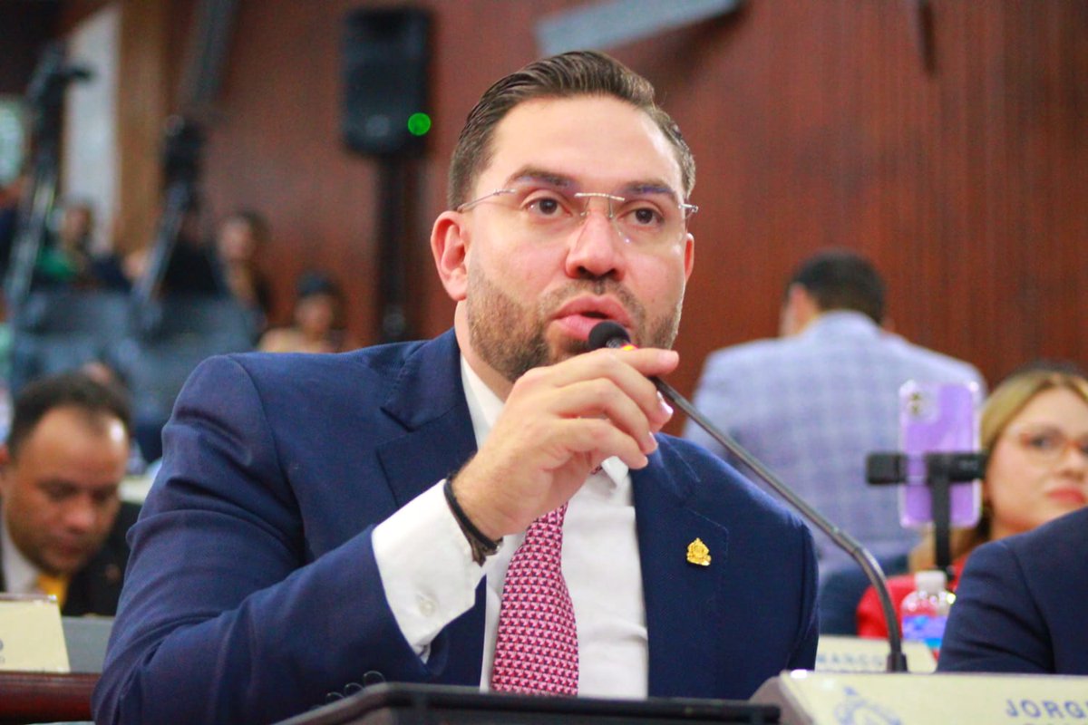 Hoy presenté el Proyecto de Ley de Empleo Parcial y por Hora, con el objetivo de generar más oportunidades laborales en todo el país, especialmente para nuestra juventud en la zona norte y en el sector maquila. Un paso más para dinamizar la economía y acercar el empleo a quienes