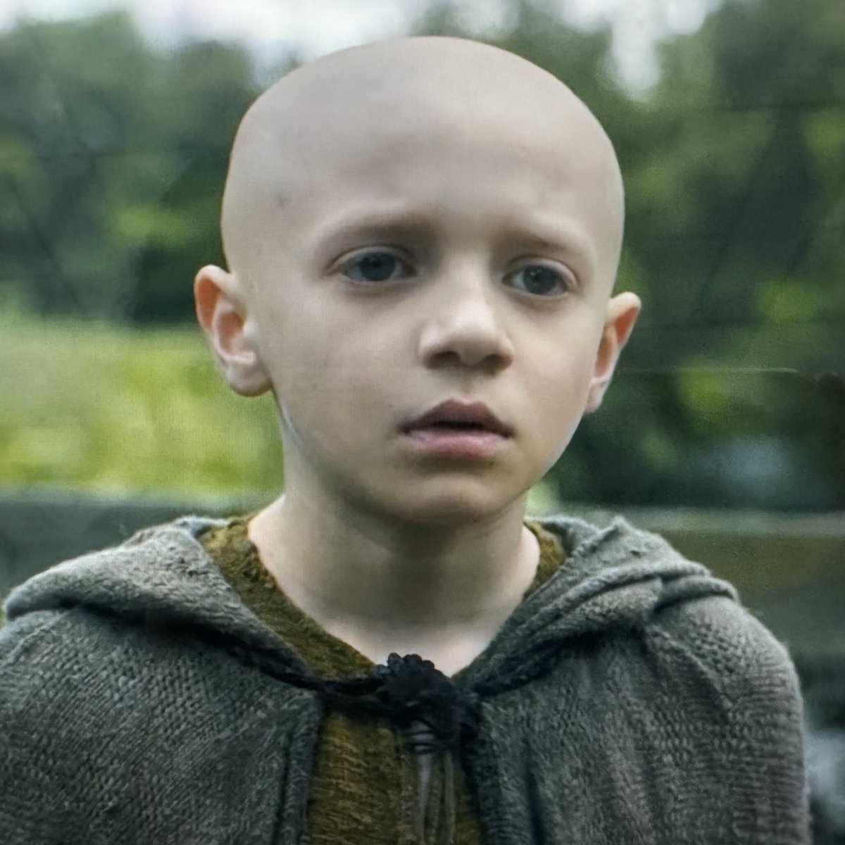 Egg’s scared face when he spotted his family’s flag 😭