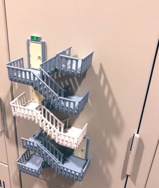 これ昔友達がロッカーにくっ付けてたやつ
今更すごい欲しい