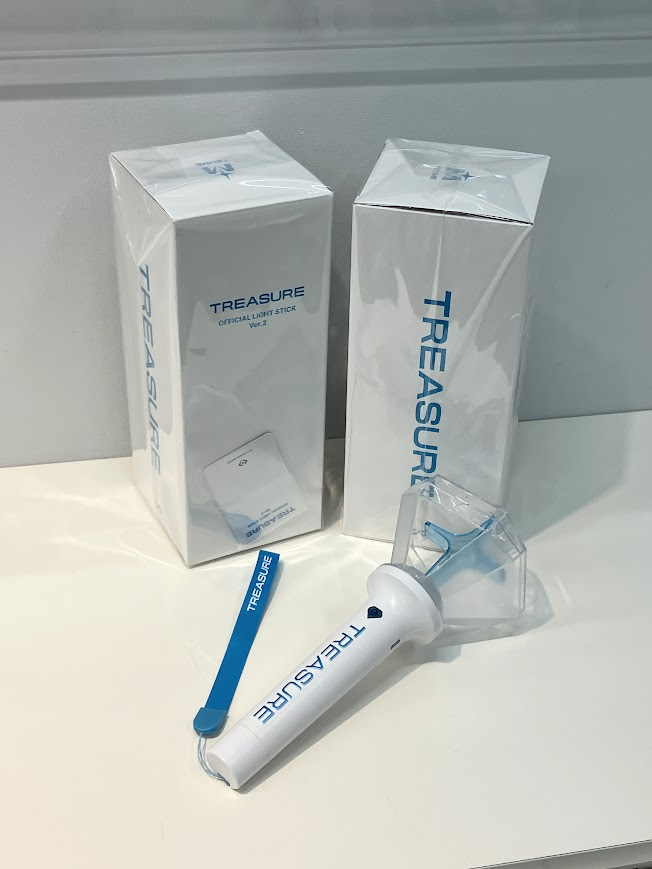 TREASURE さんの【OFFICIAL LIGHT STICK Ver.2】 絶賛販売中💎🤍 ペン