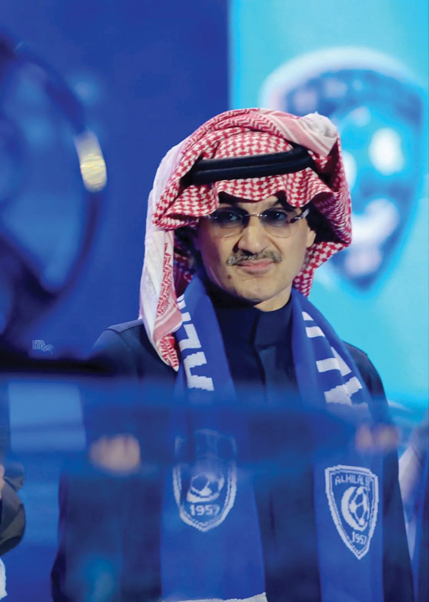 #الهلال_الوليد 
خلونا من الدنفسه غريب وما غريب  الهلال بحاجة الى مهاجم يصنع الفرق ويشيل الفريق .