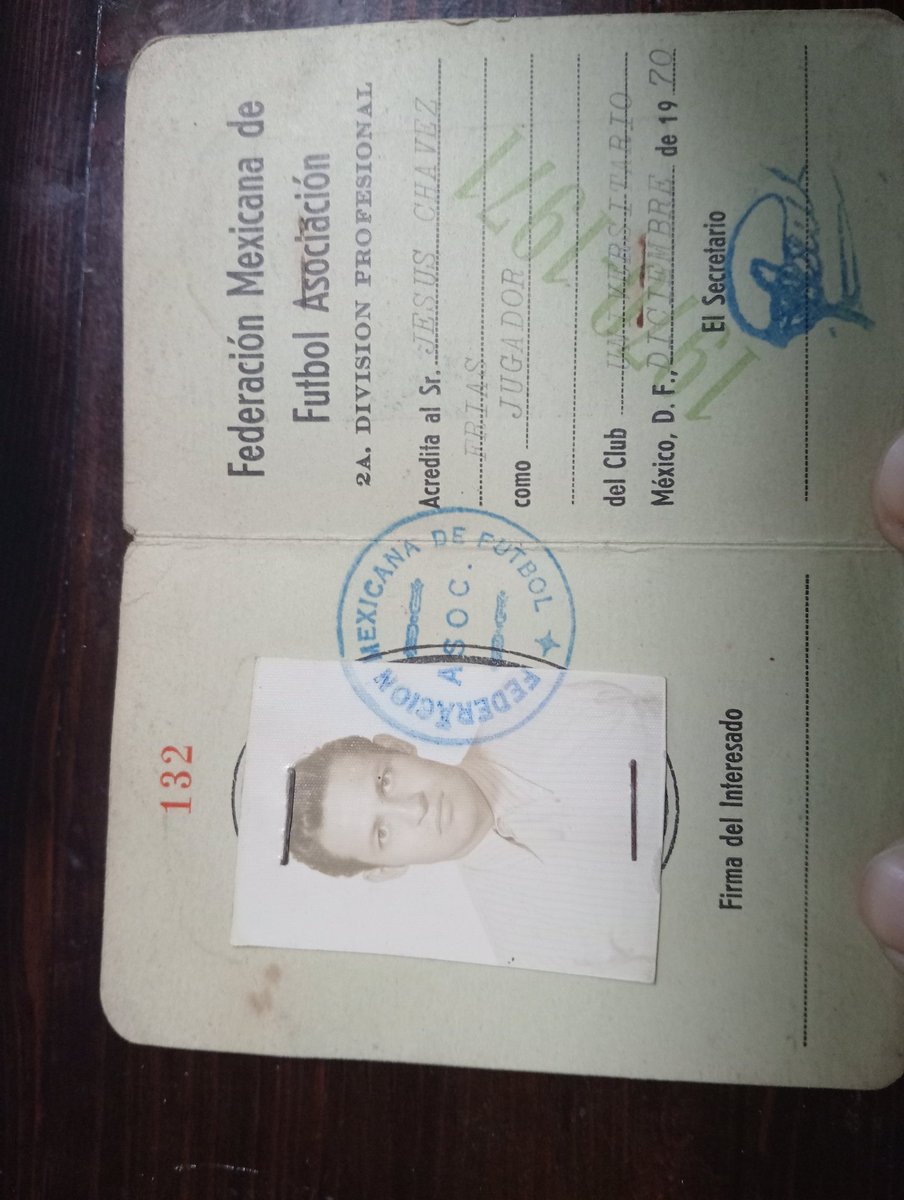 Mira <a href="/migangelgarzam/">MAG</a> lo que me encontré en la casa de mi mamá cuando mi papá jugo con <a href="/TigresOficial/">Club Tigres 🐯</a> como vez mi <a href="/Pellomaldonado/">Pello Maldonado</a>