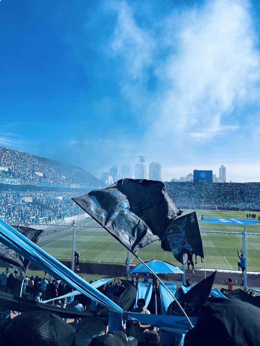 Comienzo de semana distinta porque sabes que en 4 días se vuelve al templo.🏟️🏴‍☠️🩵