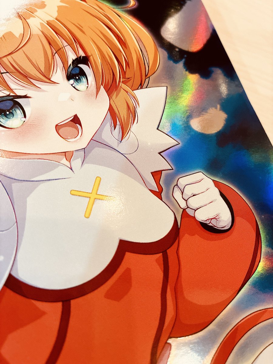 ブックケース届いたので新刊3冊をセットしてみました…!ちょっと緩かったかも😂
ギチギチよりはいいか〜!?

あとこれは仕方ないことだけど印刷の熱で紙が膨らんでる…積み重ねとけば落ち着くかな〜
全体的にキラキラ✨でレインボー🌈でお気に入りです🥰

月末で予約終了して倉庫へ発送します! 