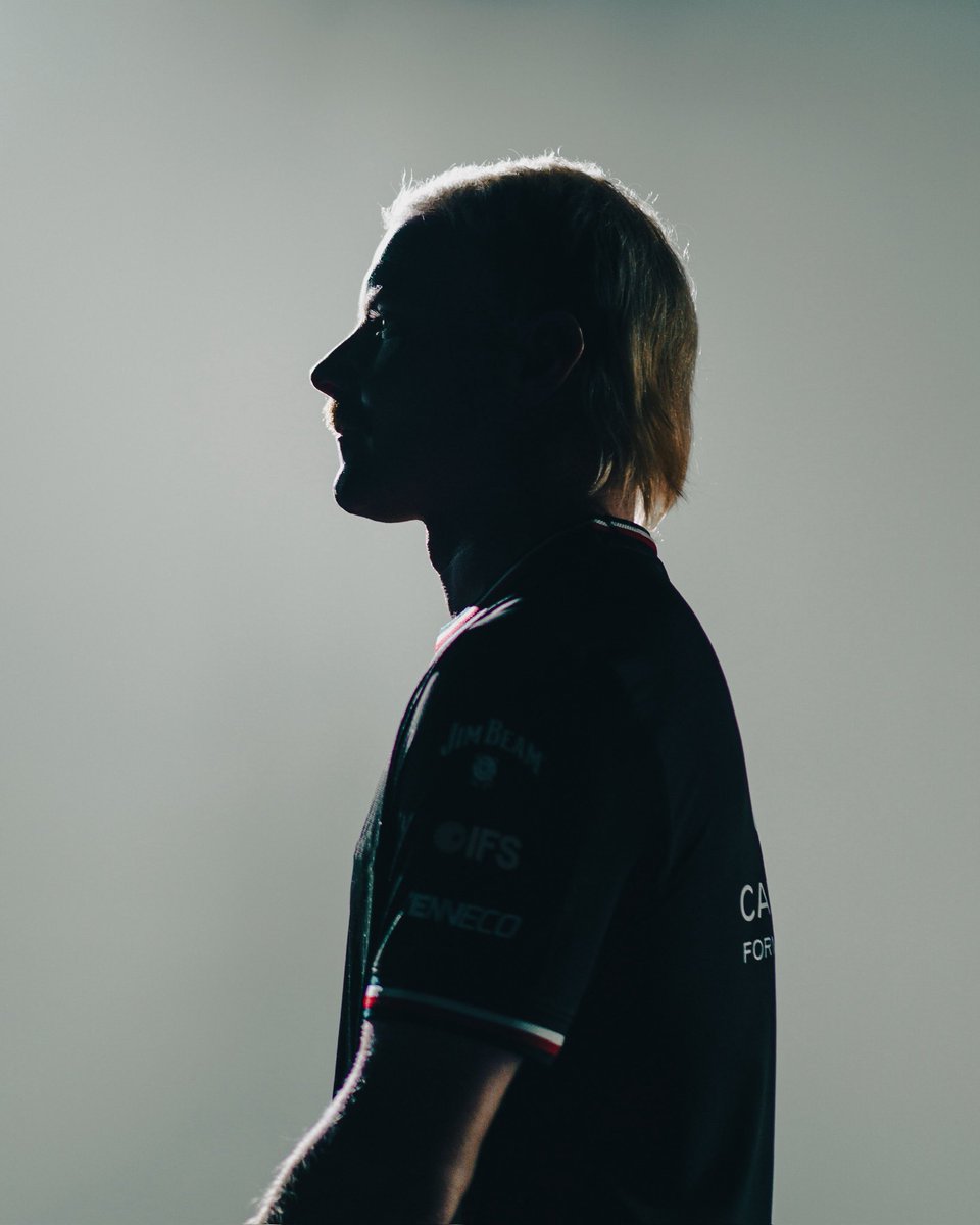 Hit the lights, <a href="/TommyHilfiger/">Tommy Hilfiger</a> ⚡️