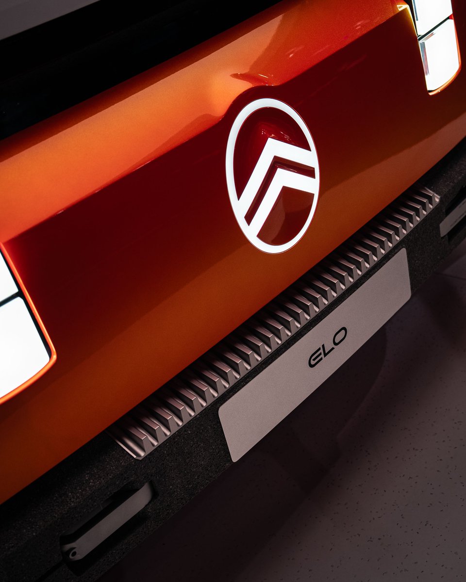 Innovar para hacerte la vida más cómoda: filosofia #Citroën🚗💫

El logo de Citroën, inspirado en un engranaje industrial, ha evolucionado con el tiempo sin perder su esencia, convirtiéndose en un símbolo de diseño, tecnología y carácter francés✨#CitroënAutosTorrent