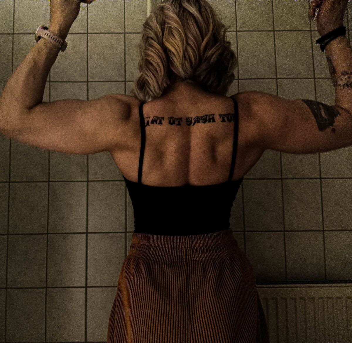 AkikoYuOfficial's tweet image. Mal bisschen flehen (Bild von vor 2 Monaten) 🫡  

#fitlife #lats #backpose #flexfridayback