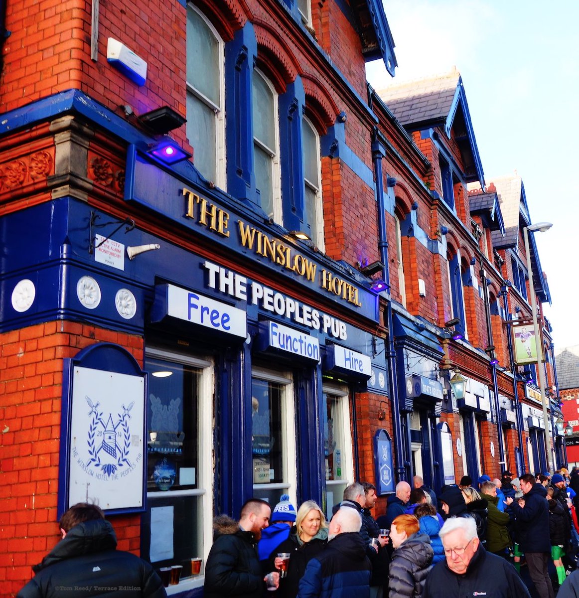 TerraceEdition's tweet image. The Winslow Hotel, Everton’s famous Goodison local, has closed its doors for the last time after 140 years.

People, pints, passing time, passing through. The places that make our Saturdays.

📸 @tomreedwriting for Terrace Edition. #efc #utft