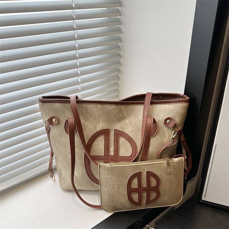 deedeesdecor's tweet photo. Two-in-one bd bags available for just ₦10,000 each https://t.co/v2vBS6dRUl