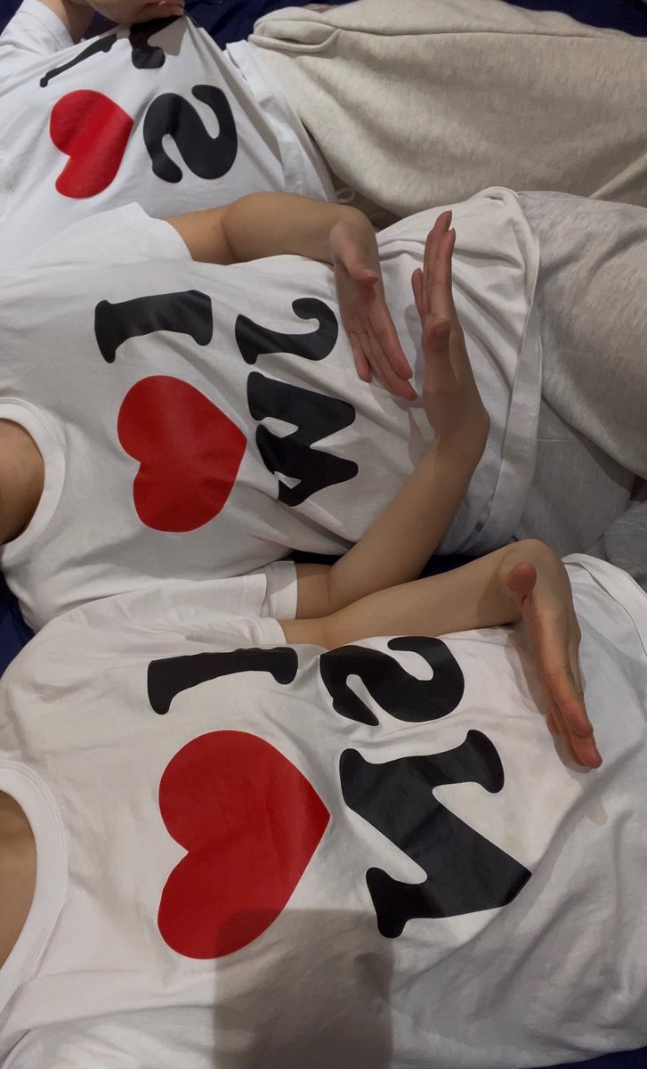 어디야 파자마 들고 다 모여
At 11 pull up to my spot