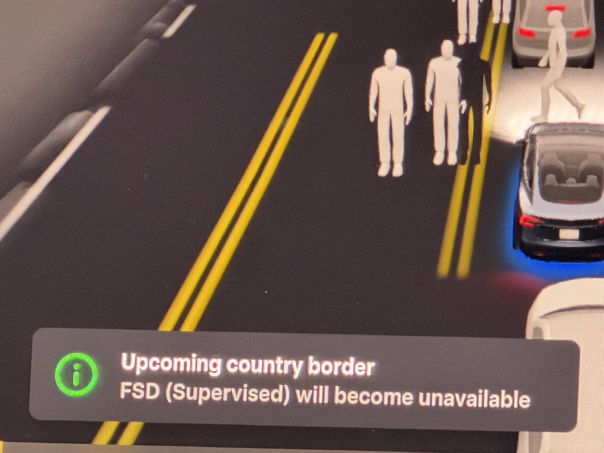 TeslaPierre's tweet image. Der Tesla Chauffeur darf wohl ab Februar 2026 fahren.

Tesla FSD zeigt eine neue Meldung an, wenn man sich einem Grenzübergang nähert.

Das ist so, als ob in manchem Land kein Sicherheitsgurt erlaubt ist. Das ändert nicht die Zukunft.

x.com/i/status/20155…