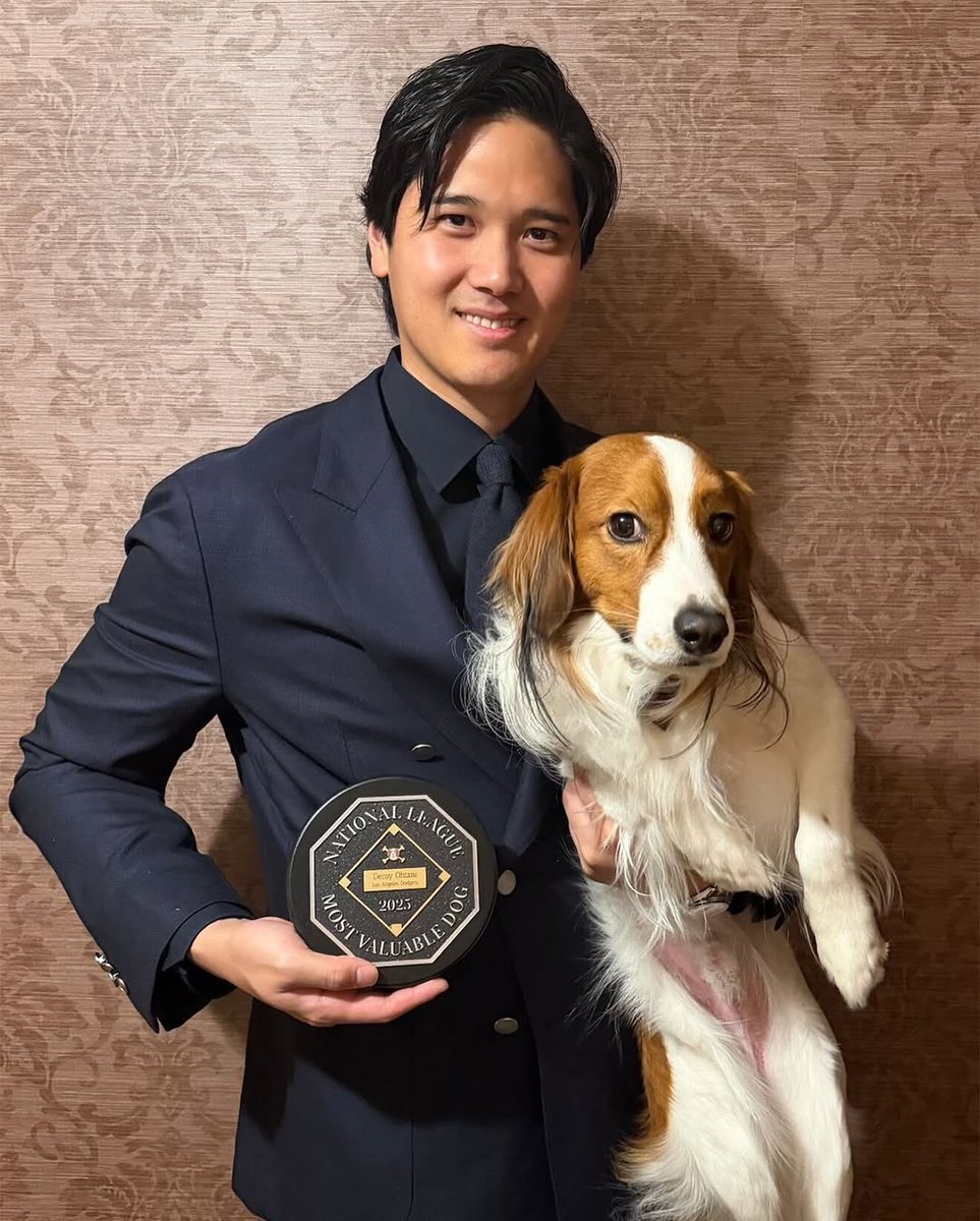 大谷翔平 にMVPのトロフィー、そして… デコピンにはMVD(Most Valuable