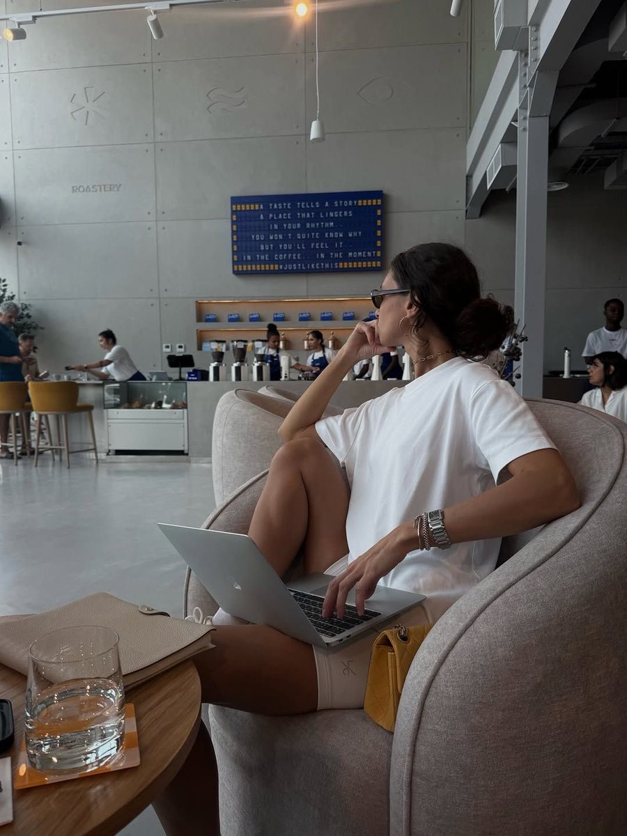 isilsun's tweet photo. working remote with a matcha https://t.co/8a8NUozIDX