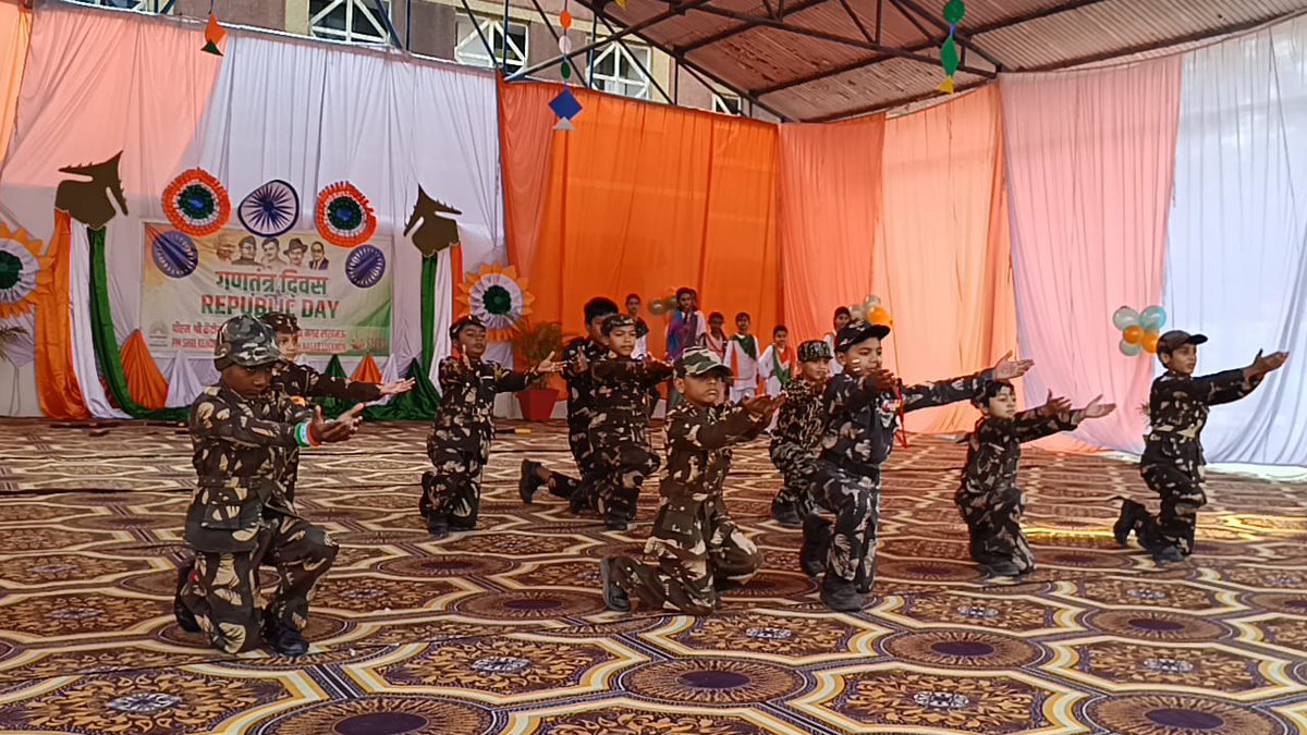 kviim_lucknow's tweet photo. "🇮🇳 PM SHRI K.V. IIM Lucknow celebrated the 77th Republic Day with great zeal and patriotic fervour. Flag hoisting, cultural programmes and inspiring messages marked the celebration, fostering pride and unity among students and staff. #RepublicDay #KVS #PMShriKV" https://t.co/mK4nMR572c