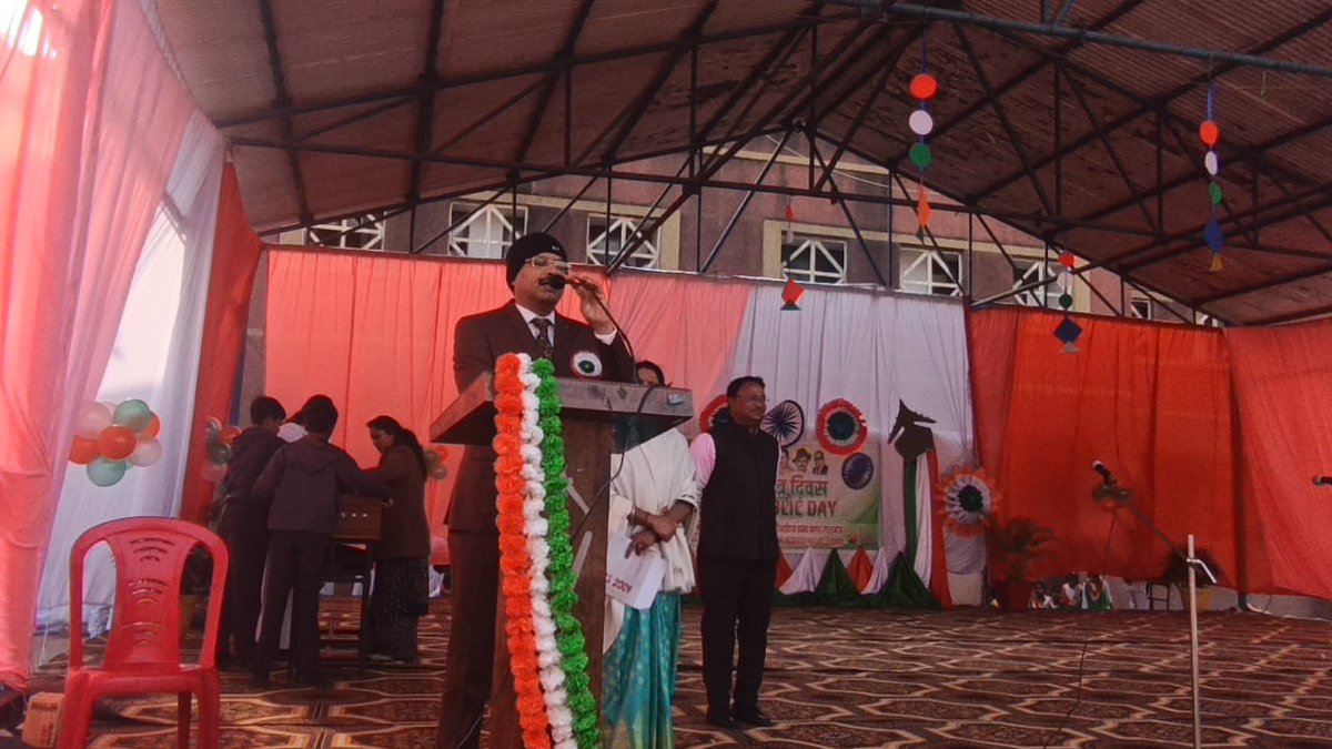 kviim_lucknow's tweet photo. "🇮🇳 PM SHRI K.V. IIM Lucknow celebrated the 77th Republic Day with great zeal and patriotic fervour. Flag hoisting, cultural programmes and inspiring messages marked the celebration, fostering pride and unity among students and staff. #RepublicDay #KVS #PMShriKV" https://t.co/mK4nMR572c