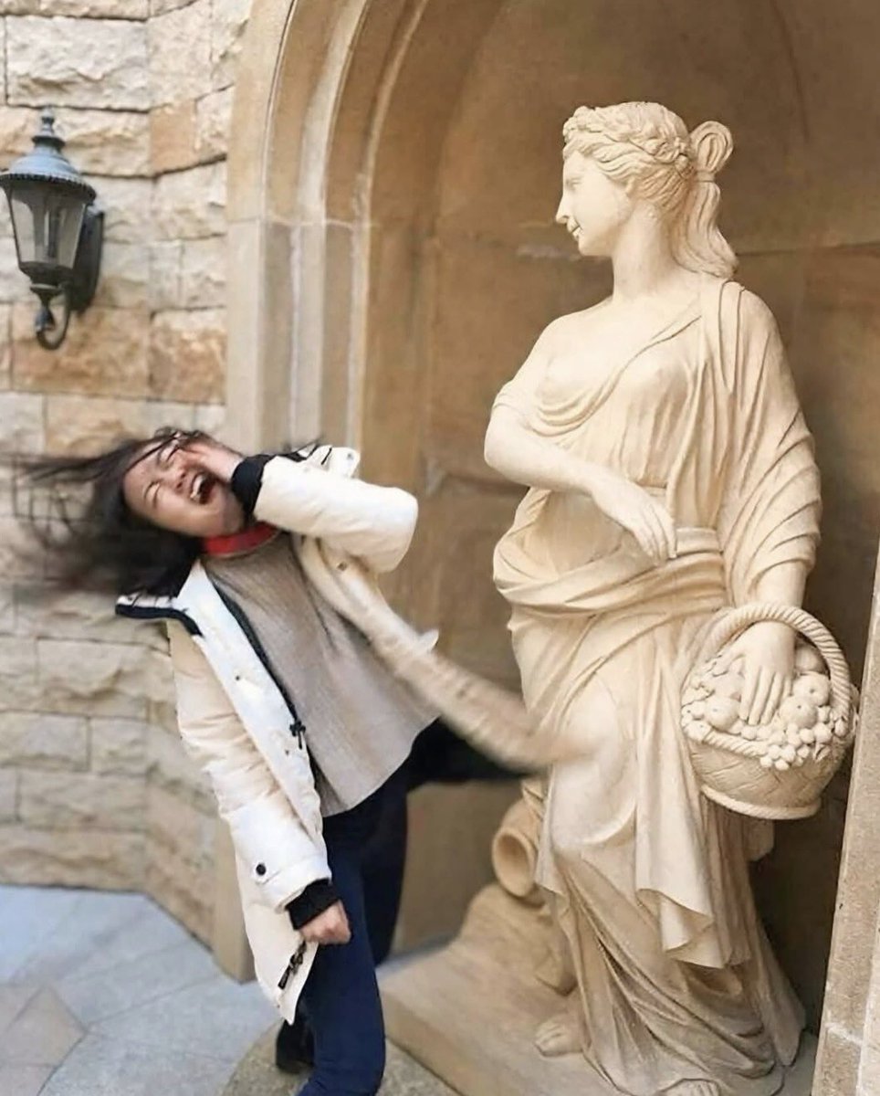 insane poses (@insaneposes) on Twitter photo 