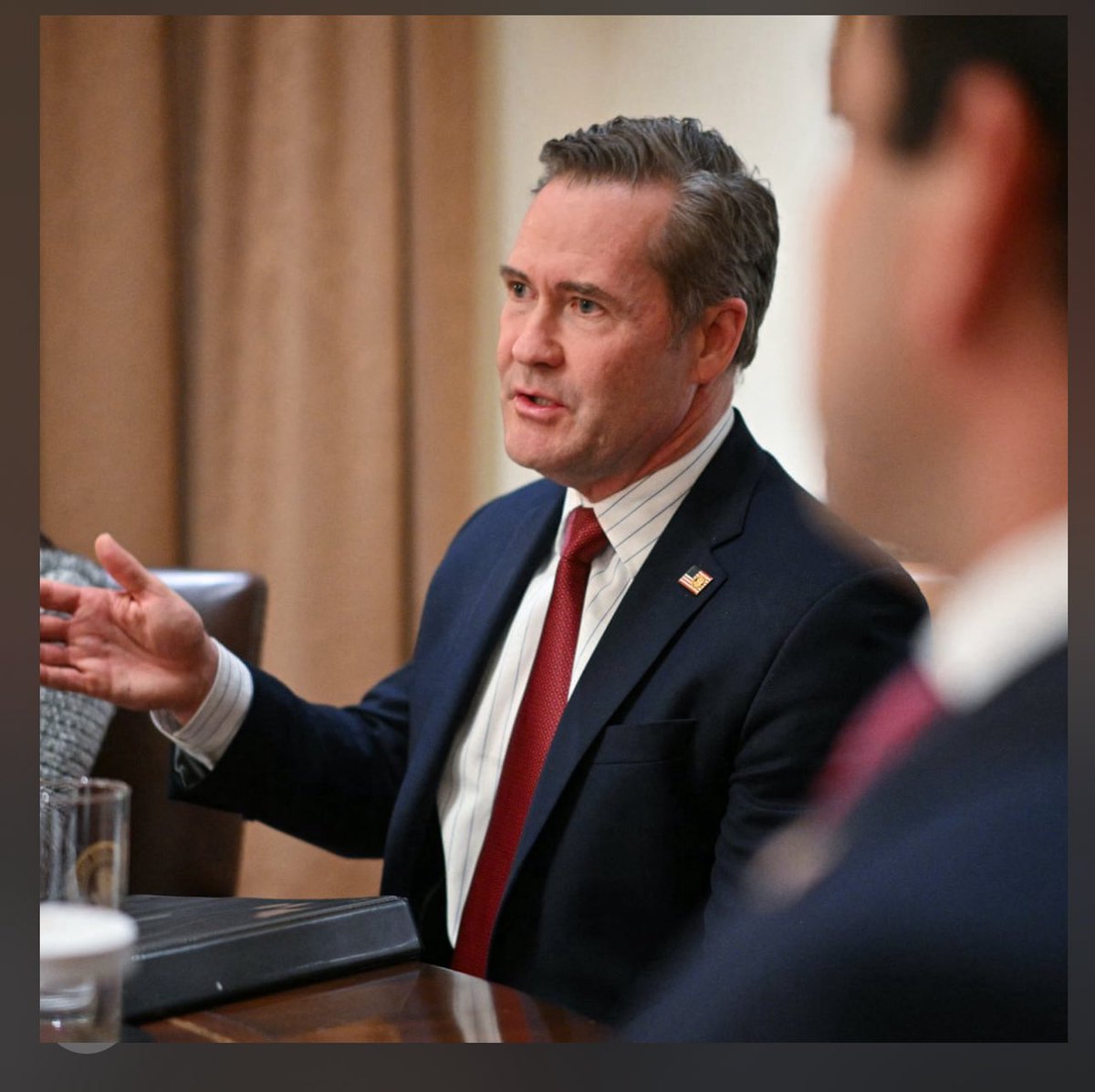 EzZaWorLdNews tweet media