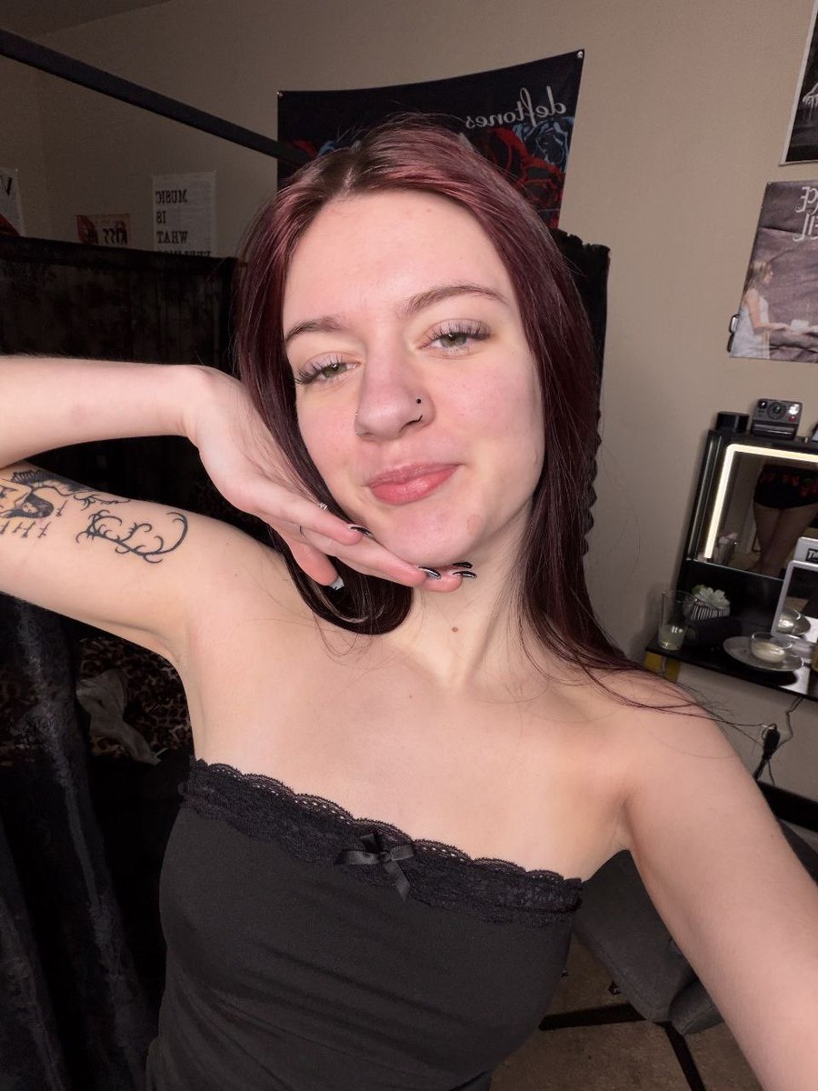 no make up no rizz, onoy my ability to make you laugh <3