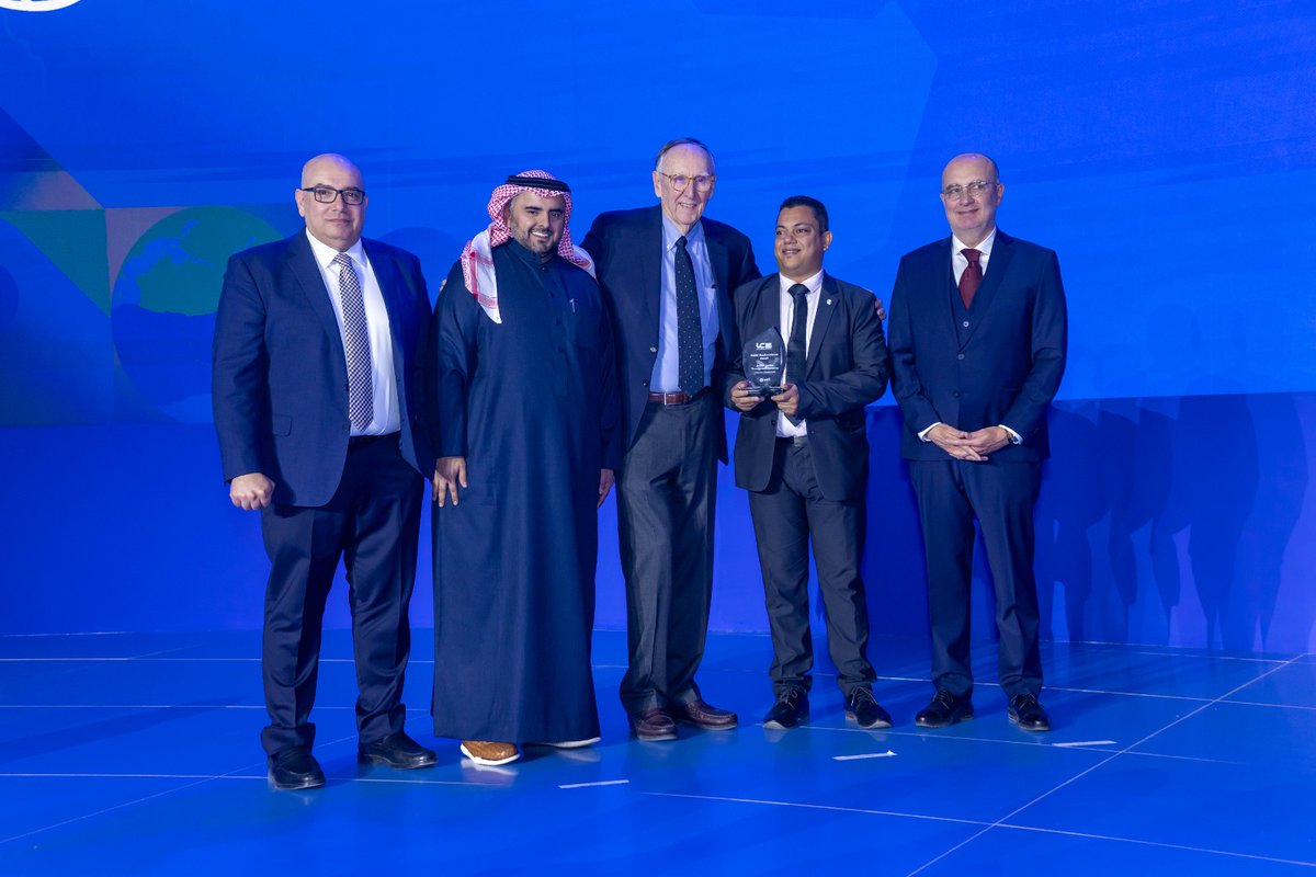 تهانينا لشركة وسط جدة للتطوير، الفائزة بجائزة MENA GeoExcellence التي قدمتها إسري تقديرًا لتفوقها في الابتكار في مجال نظم المعلومات الجغرافية.

#Esri #EsriSaudiArabia #GIS #EsriMENAUC2026 #ArcGIS